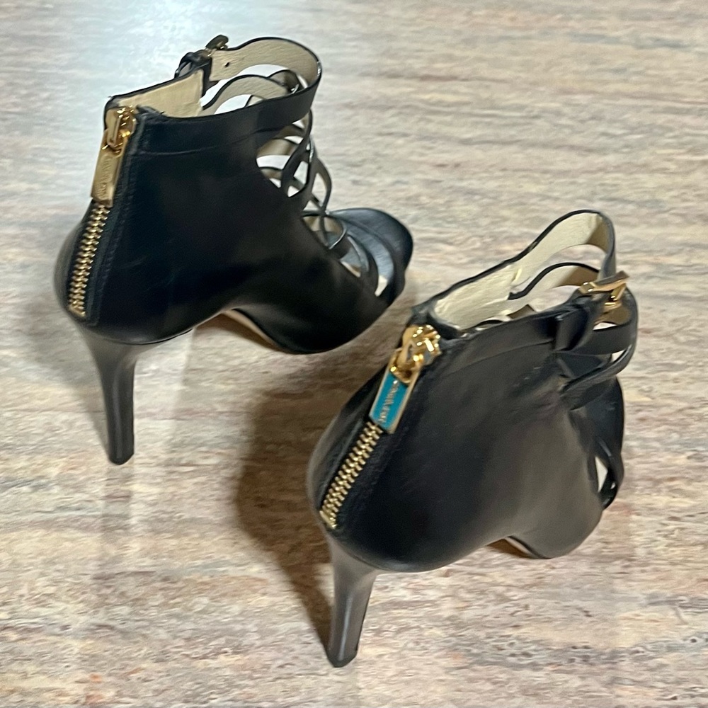 Michael Kors heeled leather sandals. - Picture 4 of 16